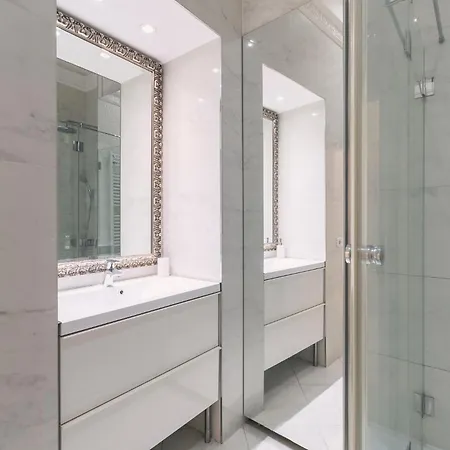 Basilica Palace アパート