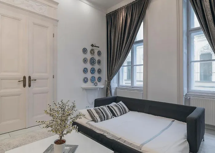 Basilica Palace Appartement *