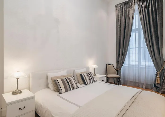Basilica Palace Appartement *